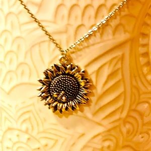 Sunflower 🌻 & Bumble Bee 🐝 Charm Necklace